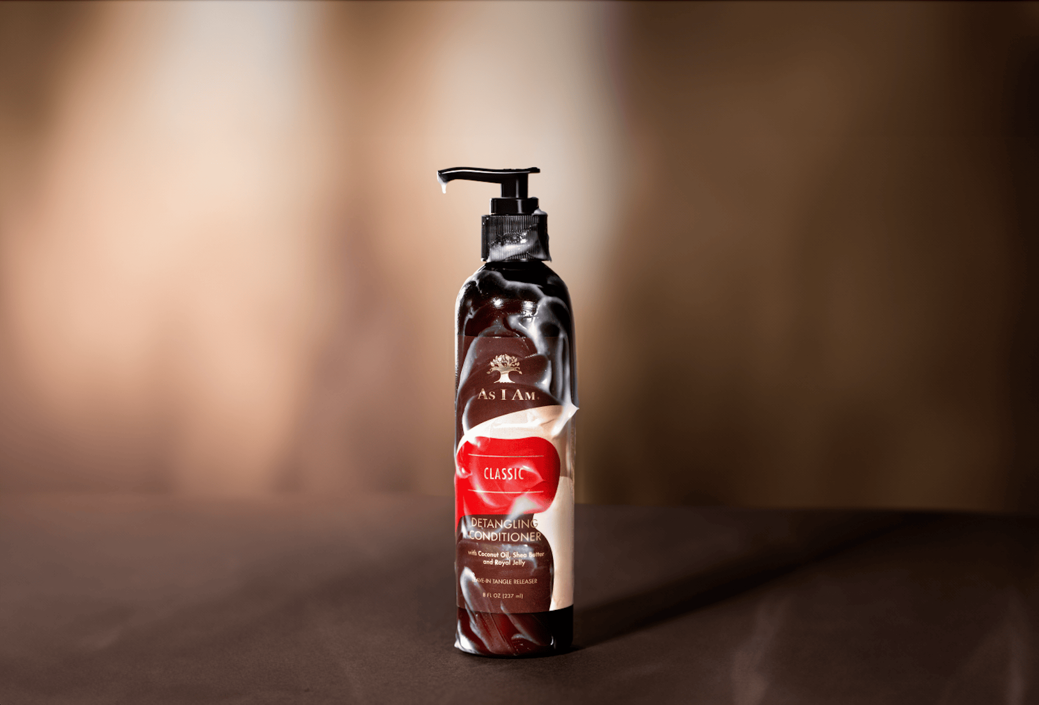 As I Am Detangling Conditioner – a rich, creamy formula designed to smooth knots, ease combing, and hydrate textured hair.